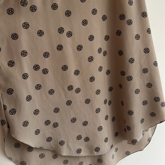 Aritzia beige tank up with pattern in size M - Picture 5 of 8